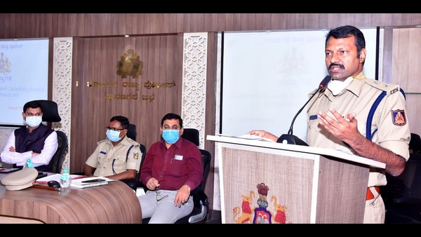 ಸಾಂಪ್ರಾದಾಯಿಕ ಕಾರ್ಯಕ್ರಮಗಳನ್ನು ರದ್ದು 