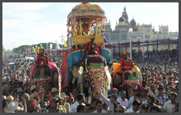ದಸರಾದಲ್ಲಿ ಕಾಣುವುದು ವೈಭವ ಅಲ್ಲ ಭಯ 