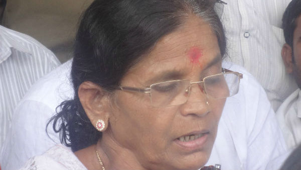 ಒಂದು ಕಡ್ಡಿ, ಕರ್ಪೂರ ಹಚ್ಚಲಿಲ್ಲ ಒಂದು ಕಡ್ಡಿ, ಕರ್ಪೂರ ಹಚ್ಚಲಿಲ್ಲ