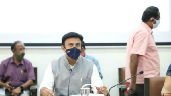 ಅಂತ್ಯಸಂಸ್ಕಾರ ಸಂದರ್ಭದಲ್ಲಿ ಕುಟುಂಬಸ್ಥರು ಭಾಗಿ 