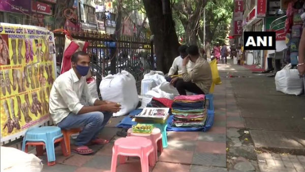 Henna Artists Facing Crisis After Lockdown 