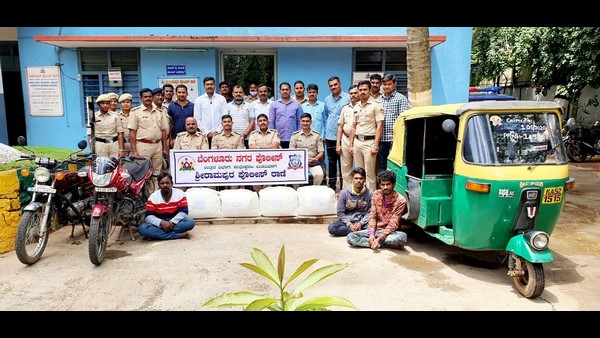 ಆರೋಪಿಗಳನ್ನು ಬಂಧಿಸಿದ ಪೊಲೀಸ್ ತಂಡ 