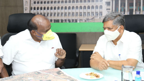 ವಿವಿಧ ಅಧಿಕಾರಿಗಳು ಸಭೆಯಲ್ಲಿ ಭಾಗಿ 