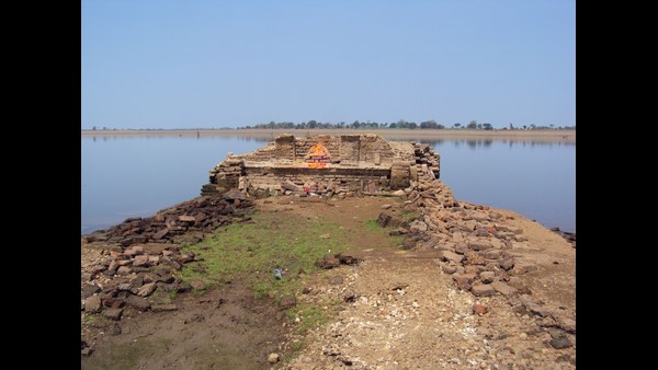 ತುಂಬಿ ತುಳುಕುವ ಜಲಾಶಯ ತುಂಬಿ ತುಳುಕುವ ಜಲಾಶಯ
