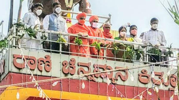 ಕಿತ್ತೂರು ಉತ್ಸವಕ್ಕೆ ಧ್ವಜಾರೋಹಣ