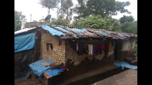 ಮೂರಾಬಟ್ಟೆಯಾದ ಜನರ ಬದುಕು ಮೂರಾಬಟ್ಟೆಯಾದ ಜನರ ಬದುಕು