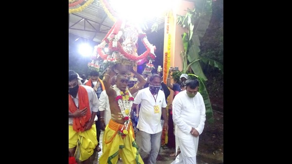 District in Charge minister V Somanna says felt Happy to inaugurate Madikere Dasara 