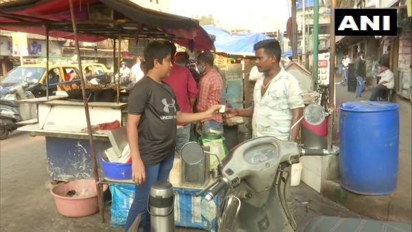 14-year Old Boy Selling Tea For Run His Family At Mumbai