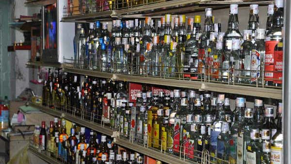 ರಾಜ್ಯದ ಮೂಲೆಮೂಲೆಯಲ್ಲೂ ಮಧ್ಯಪಾನ ಲಭ್ಯ 