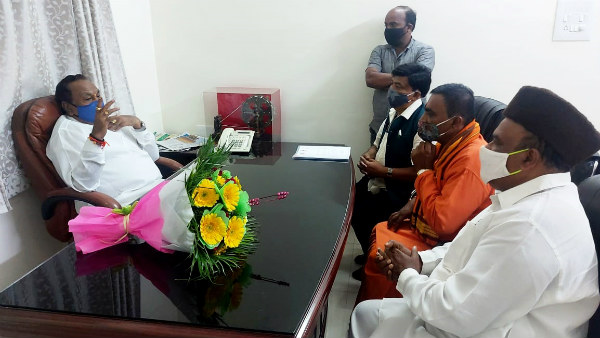 Minister KS Eshwarappa support Savitha Samaja demand on ST reservation 