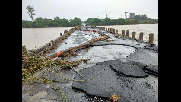 20ಕ್ಕೂ ಹೆಚ್ಚು ಮನೆಗಳು ನೆಲಸಮ
