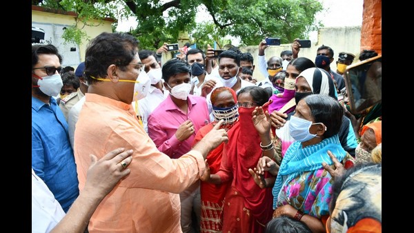 ದವಸ, ಧಾನ್ಯಗಳನ್ನು ಕಳೆದುಕೊಂಡ ಗ್ರಾಮಸ್ಥರು