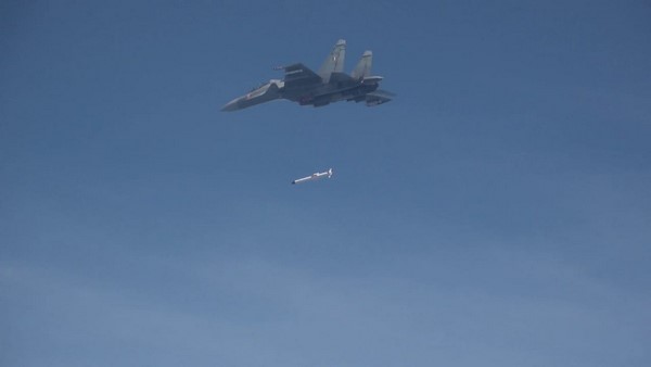 ಶತ್ರುಗಳ ಮೇಲೆ ಕಣ್ಗಾವಲು 