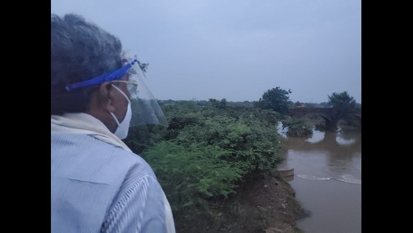 ತುರ್ತಾಗಿ ಪ್ರವಾಹ ಸಂತ್ರಸ್ಥರಿಗೆ ಪರಿಹಾರ ನೀಡಿ