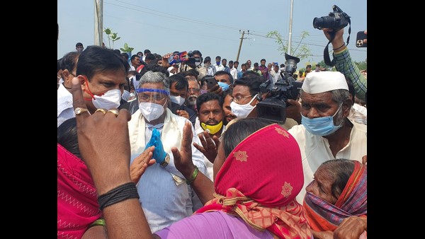 ಸಿದ್ದರಾಮಯ್ಯ ಜಿಲ್ಲಾ ಉಸ್ತುವಾರಿ ವಿರುದ್ದ ಕಿಡಿ ಸಿದ್ದರಾಮಯ್ಯ ಜಿಲ್ಲಾ ಉಸ್ತುವಾರಿ ವಿರುದ್ದ ಕಿಡಿ