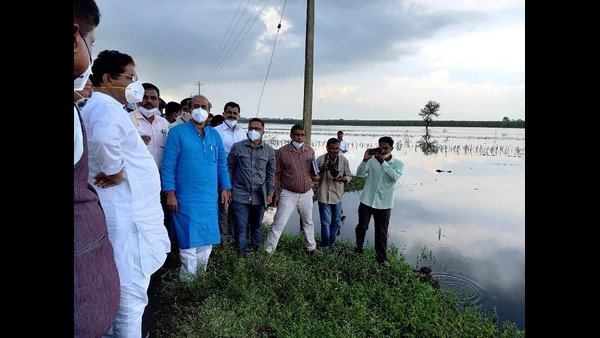 ಆರ್. ಅಶೋಕ್ ಪ್ರವಾಹ ಪೀಡಿತ ಪ್ರದೇಶಗಳಿಗೆ ಪಿಕ್ನಿಕ್ಗೆ ಬಂದಂತೆ ಬಂದು ಹೋಗಿದ್ದಾರೆ ಆರ್. ಅಶೋಕ್ ಪ್ರವಾಹ ಪೀಡಿತ ಪ್ರದೇಶಗಳಿಗೆ ಪಿಕ್ನಿಕ್ಗೆ ಬಂದಂತೆ ಬಂದು ಹೋಗಿದ್ದಾರೆ