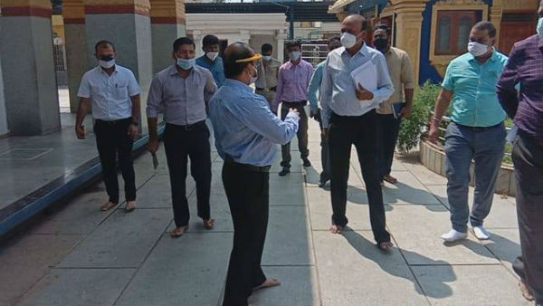 ಬ್ಯಾರಿಕೇಡ್ ಅಳವಡಿಕೆ