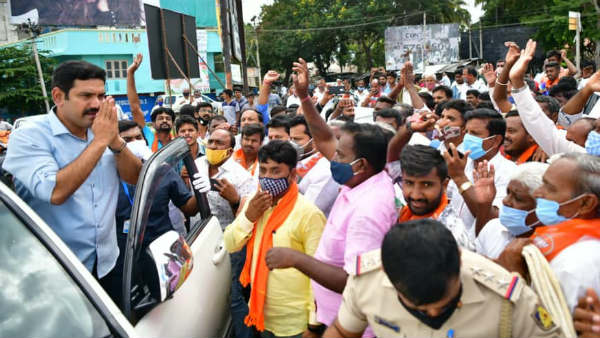 ಮೂರು ಪಕ್ಷಗಳ ಪ್ರತಿಷ್ಠೆ