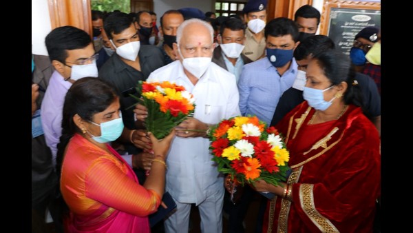 ಸರ್ಕಾರ ತಪ್ಪು ದಾರಿಗೆ ಇಳಿದರೆ ನಮ್ಮನ್ನು ಎಚ್ಚರಿಸಬೇಕು 