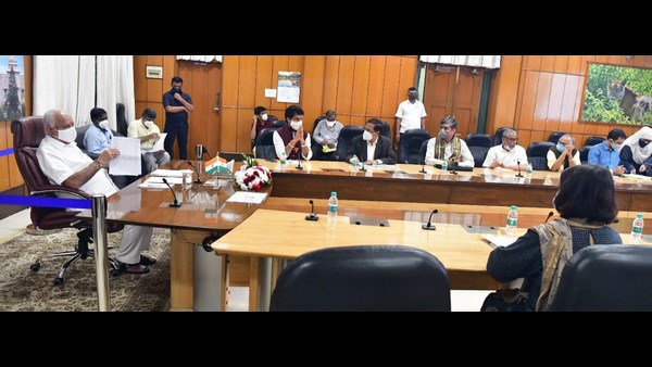 ಸಚಿವರು, ಅಕಾಡೆಮಿ ಅಧ್ಯಕ್ಷರಿಲ್ಲದ ಸಮಿತಿ