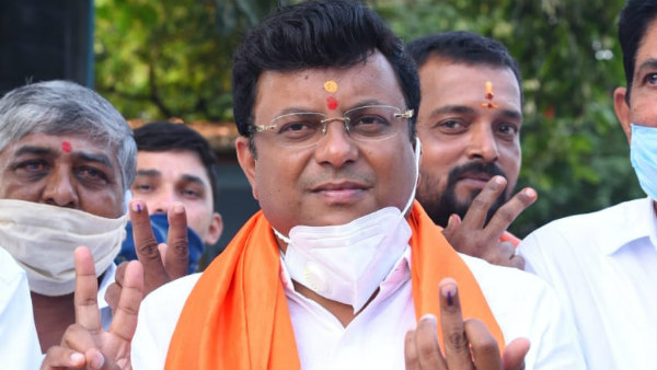 BJP candidate Dr Rajesh Gowda voted in higher primary school in Chirathanahalli