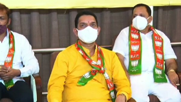 ಸಮಾಜ ಸೇವೆಯು ರಾಜಕಾರಣಿಯ ಗುರಿ