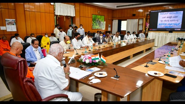 ಆಕಾಂಕ್ಷಿಗಳಿಂದ ಯಡಿಯೂರಪ್ಪ ಭೇಟಿ