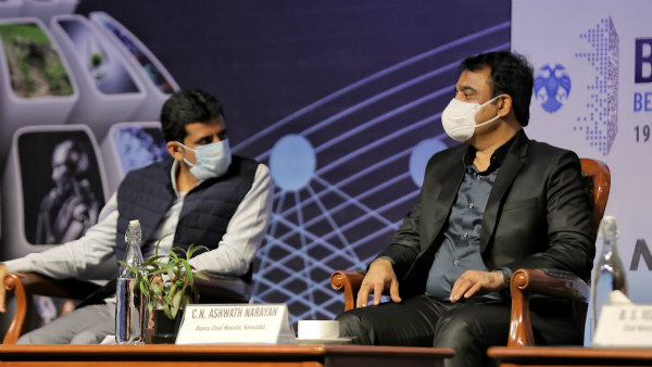 5500 ಡ್ರೈವಿಂಗ್ ಟೆಕ್ನಾಲಜಿ ಕಂಪನಿಗಳು