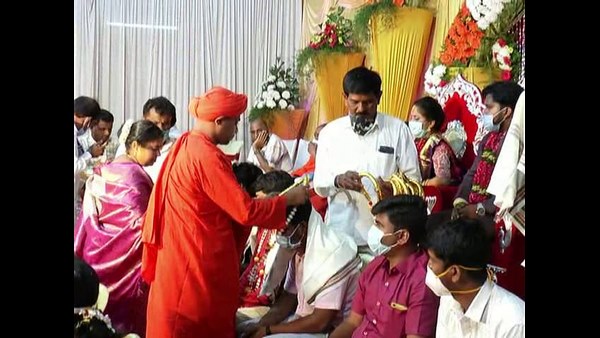  Davanagere: Tribute To The Corona Warriors At A Wedding Function