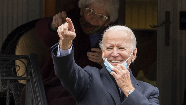 Biden visits his son’s grave before going to hometown of Scranton 