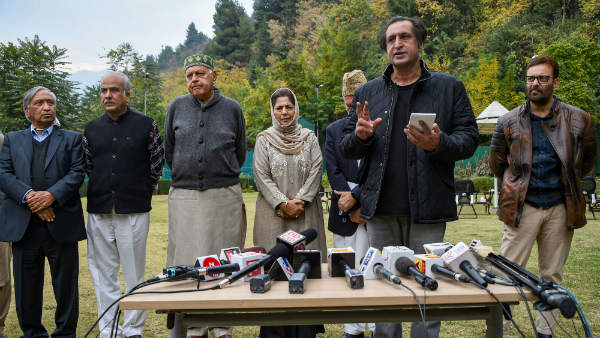 ಜಮ್ಮುಕಾಶ್ಮೀರದಲ್ಲಿ ಕಳೆದ ತಿಂಗಳು ಗುಪ್ಕರ್ ಮೈತ್ರಿಕೂಟ ಜಮ್ಮುಕಾಶ್ಮೀರದಲ್ಲಿ ಕಳೆದ ತಿಂಗಳು ಗುಪ್ಕರ್ ಮೈತ್ರಿಕೂಟ