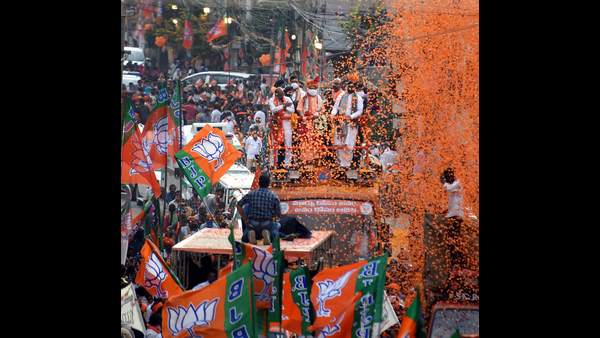 ಯೋಗಿ ಆದಿತ್ಯನಾಥ್ ನಡೆಸಿದ ರೋಡ್ ಶೋ 