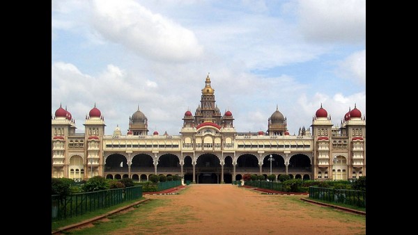 Thought For The Sandalwood Museum At The Mysuru Palace Premises: Minister ST Somashekhar Thought For The Sandalwood Museum At The Mysuru Palace Premises: Minister ST Somashekhar