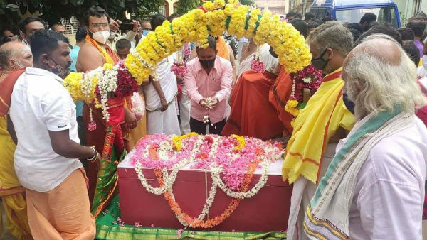 Hassan: Jewelleries Brought To Hasanamba Temple Ahead Of Fair