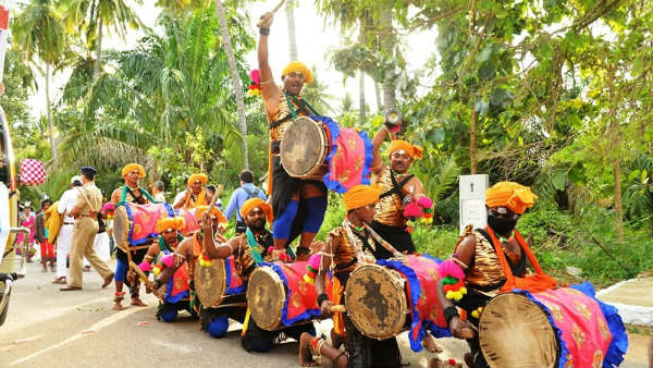ಶೋಭಾಯಾತ್ರೆಯಲ್ಲಿ ಕಲಾವಿದರ ಉತ್ಸಾಹ