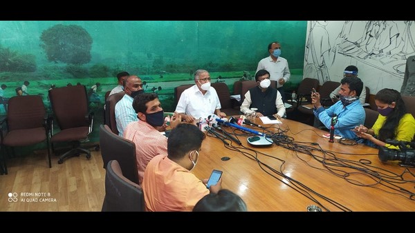 ಶಾಲೆಗಳನ್ನು ಆರಂಭಿಸುವ ಬಗ್ಗೆ ಚರ್ಚೆ