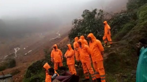 ನಾರಾಯಣಾಚಾರ್ ಮನೆ ಸಮೀಪ ಹುಡುಕಾಟ?