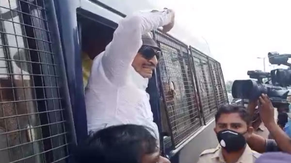 Belagavi: Vatal Nagaraj Protests Infront Of Suvarna Soudha In Belagavi 