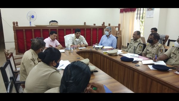 Karwar: DC Harishkumar.K Warning For Various Departmental Officers
