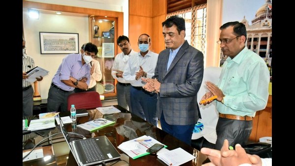 ನಾನೇ ಬರುತ್ತೇನೆ