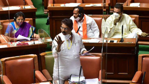 ಗೋ ರಕ್ಷಕರ ವಿರುದ್ಧ ಕ್ರಮ ಕೈಗೊಳ್ಳುವಂತಿಲ್ಲ