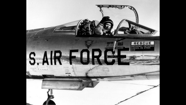 ಶಬ್ದದ ಗೋಡೆ ಮುರಿದಿದ್ದರು..! 