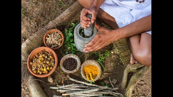 ಆಯುರ್ವೇದ ವೈದ್ಯರಿಗೆ ಶಸ್ತ್ರಚಿಕಿತ್ಸೆಗೆ ಅನುಮತಿ 