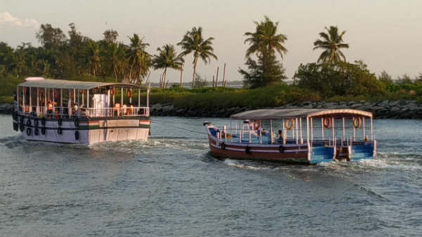 ಅಲೆಗಳ ಸದ್ದು ಇಂಪಾಗಿ ಕೇಳುತ್ತದೆ