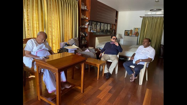 ಇಬ್ರಾಹಿಂ ಭೇಟಿ ಮಾಡಿದ್ದ ಎಚ್ಡಿಕೆ ಇಬ್ರಾಹಿಂ ಭೇಟಿ ಮಾಡಿದ್ದ ಎಚ್ಡಿಕೆ