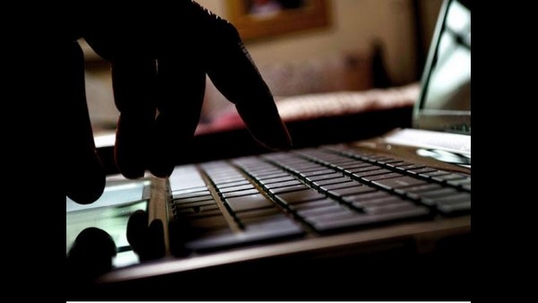 ಹೆಜ್ಜೆ ಹೆಜ್ಜೆಗೂ ಭಯದ ವಾತಾವರಣ..! 