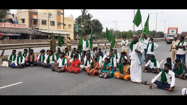 Violence On Farmers In Delhi: Highway Bandh In Chitradurga 
