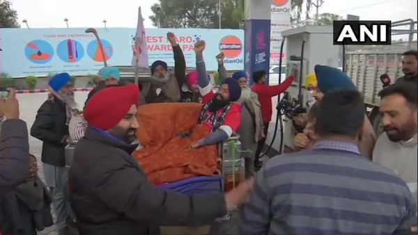 Free Diesel For Farmers At Delhi Amritsar National Highway