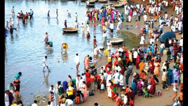 ಕಮಲಪುಷ್ಪ ಅರ್ಪಿಸುತ್ತಿದ್ದ ಆನೆಗಳು