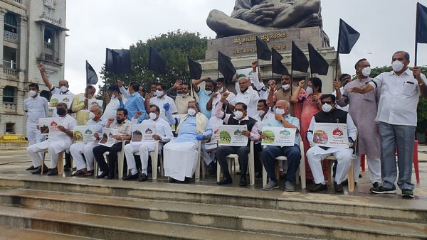 ರೈತರನ್ನು ಗುಲಾಮರಂತೆ ಕಾಣುತ್ತಿದೆ ಬಿಜೆಪಿ